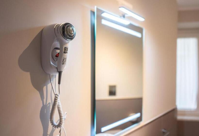 디럭스 룸, Art Suite Nel Cuore Di Napoli