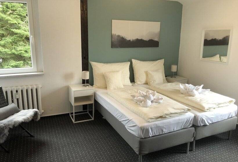 标准间, Riverside Inn