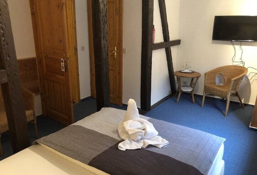 标准单人间, Riverside Inn