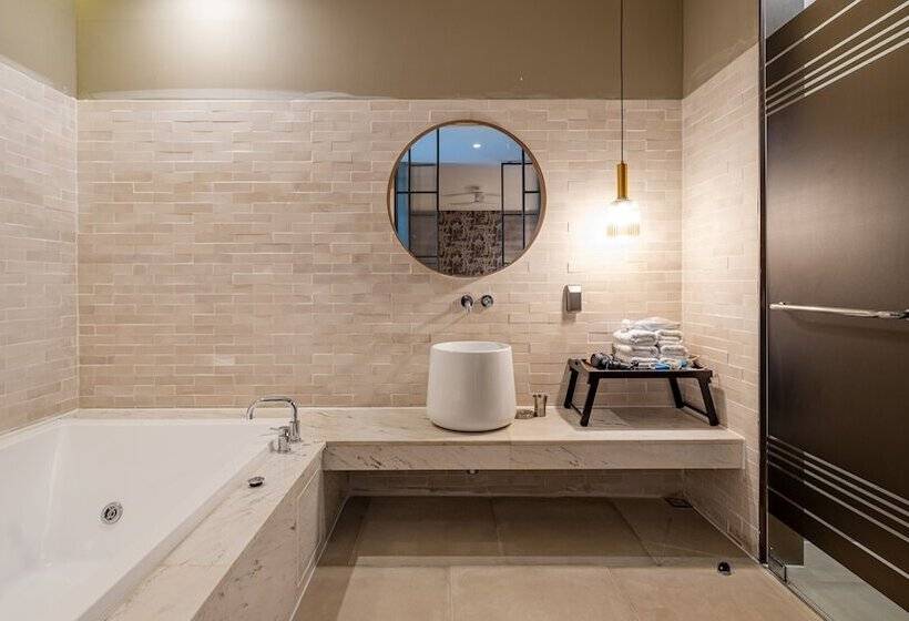 豪华房间, Barahan Jeonju