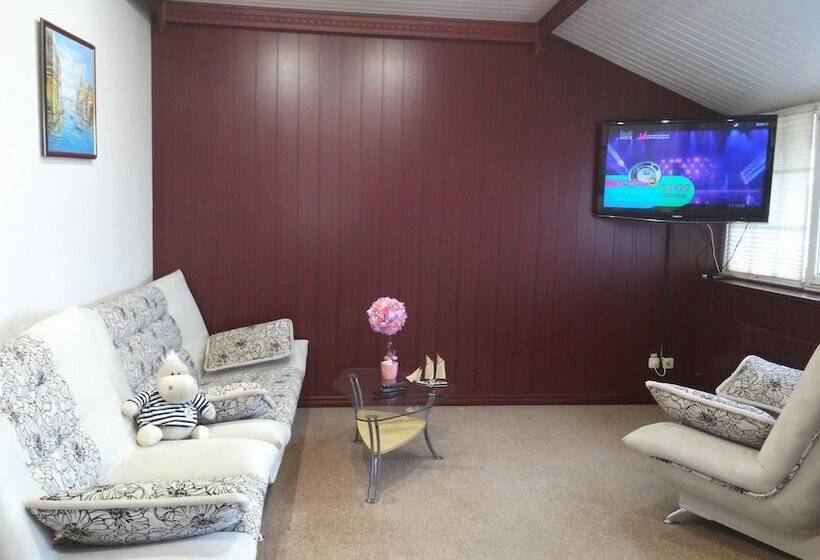 سوییت خانوادگی, Lighthouse