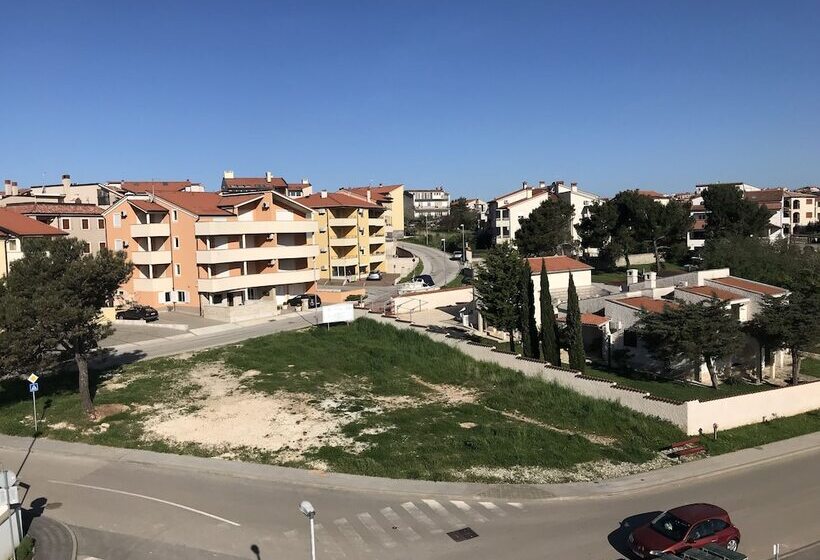 غرفة ديلوكس فردية, Livadic