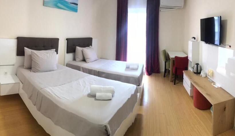 חדר דלוקס, Livadic