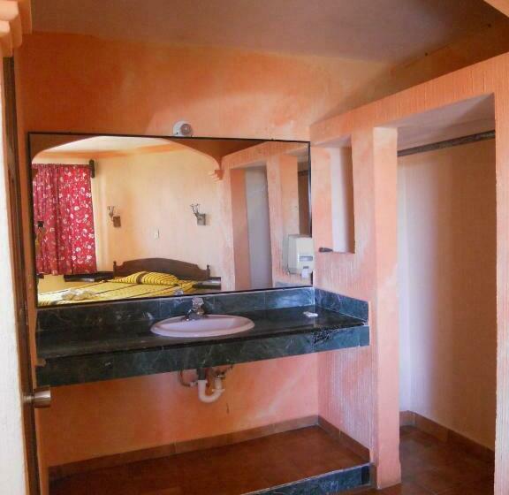 اتاق خانوادگی, Perla Maya