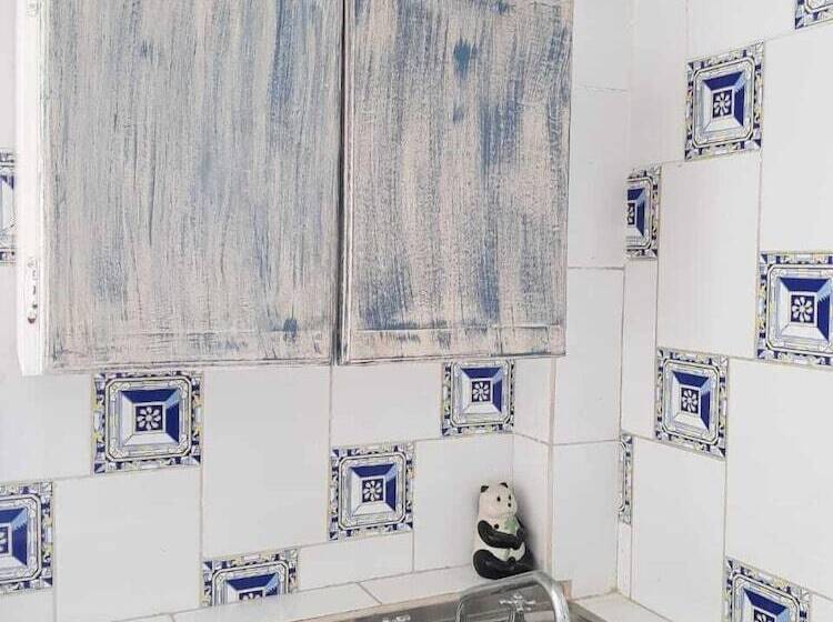 اتاق خانوادگی, Perla Maya