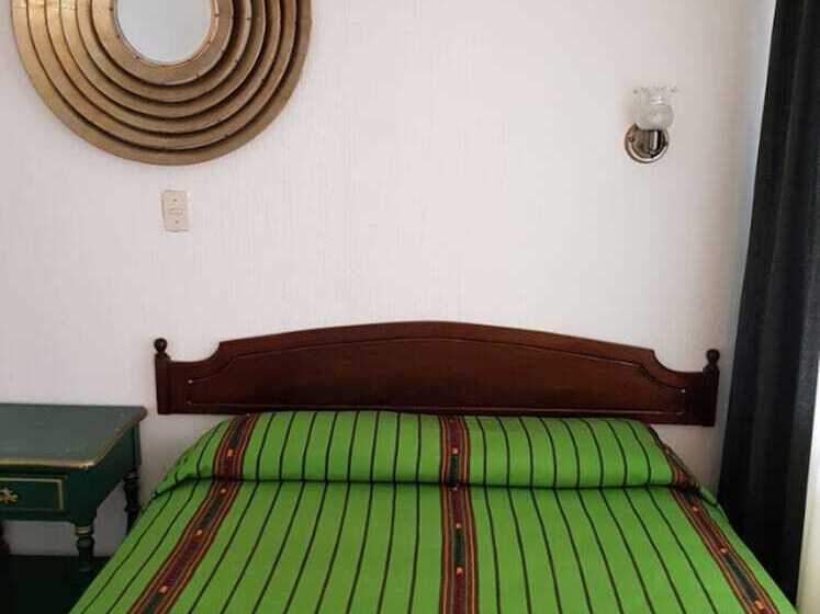 اتاق خانوادگی, Perla Maya