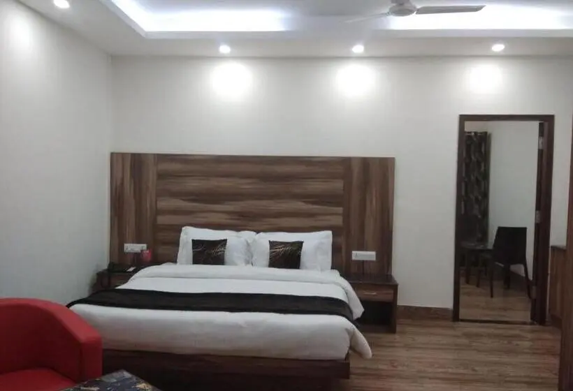 Suite Familiale, Seven Oaks