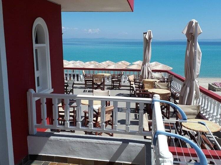 חדר סטנדרט לשלושה עם נוף צדדי לים, Summer Beach