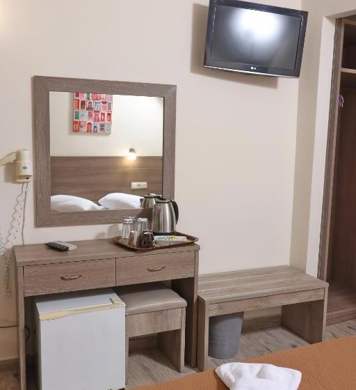 חדר סטנדרט לשלושה עם נוף צדדי לים, Summer Beach