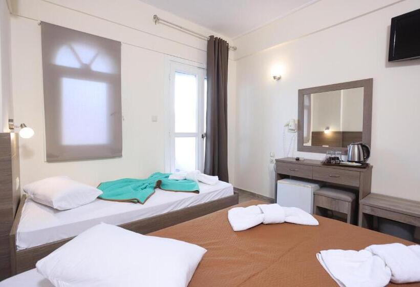 חדר סטנדרט לשלושה עם נוף צדדי לים, Summer Beach