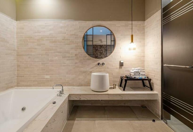 غرفة ديلوكس, Barahan Jeonju