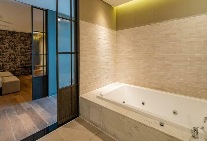 豪华房间, Barahan Jeonju