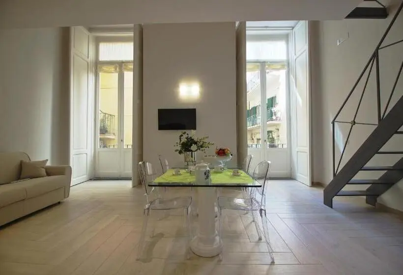 سوییت لوکس, Palazzo D Auria Apart