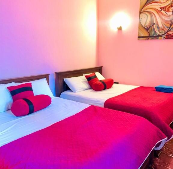 اتاق لوکس خانوادگی, Marathona Tourist Resort   Anuradhapura