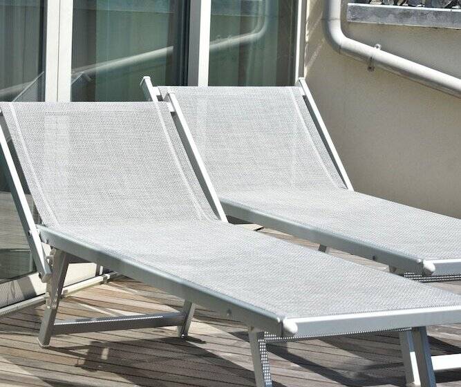 דירת פנטהאוז 1 חדרי שינה, Residence Aida