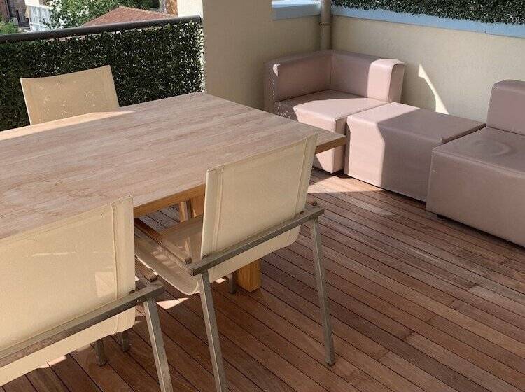 דירת פנטהאוז 1 חדרי שינה, Residence Aida