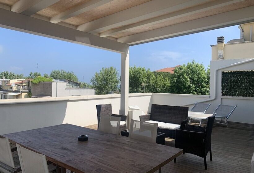 דירת פנטהאוז 1 חדרי שינה, Residence Aida