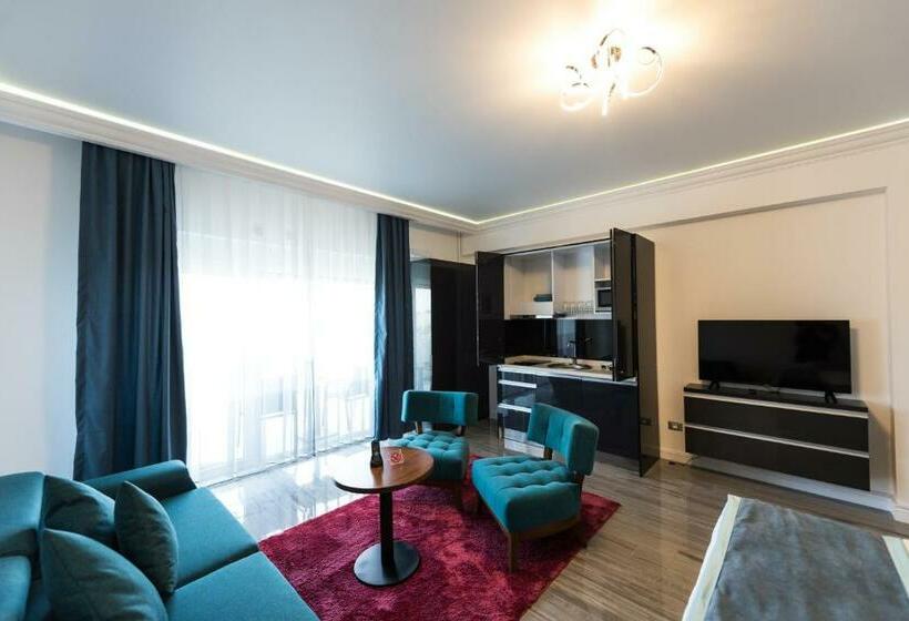 Студия Стандарт, Mamaia White Tower