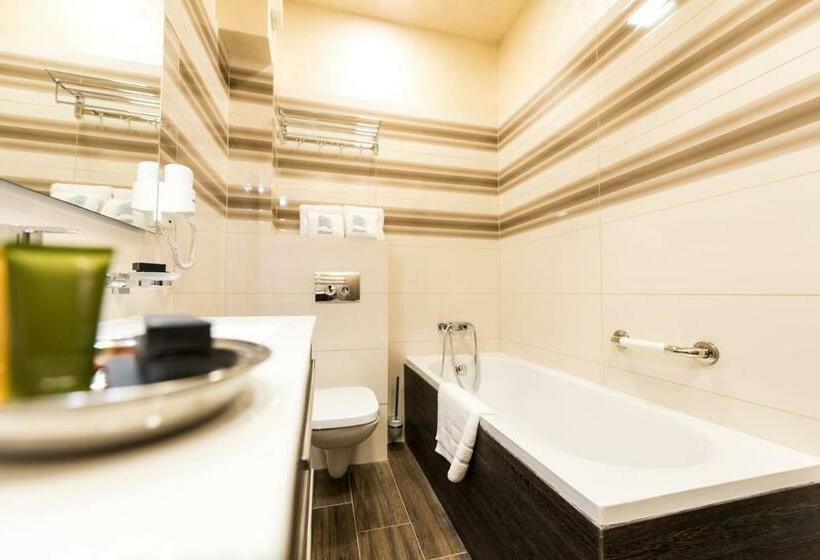 Студия Стандарт, Mamaia White Tower