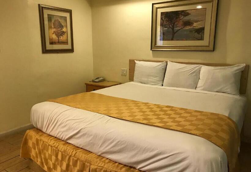 스탠다드 룸 킹사이즈 침대, 777 Motor Inn