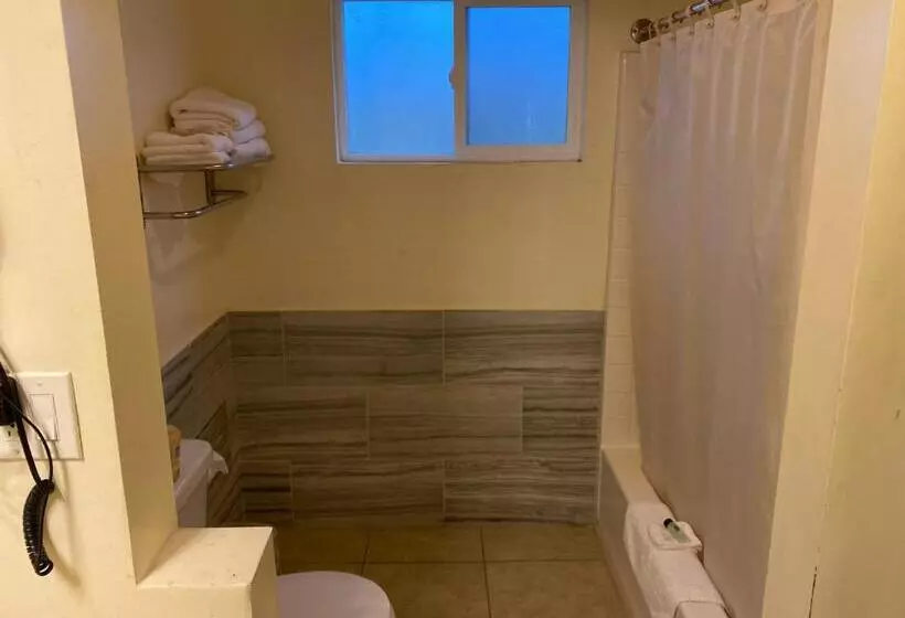اتاق استاندارد, 777 Motor Inn