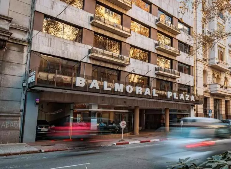 スタンダードトリプルルーム, Balmoral Plaza