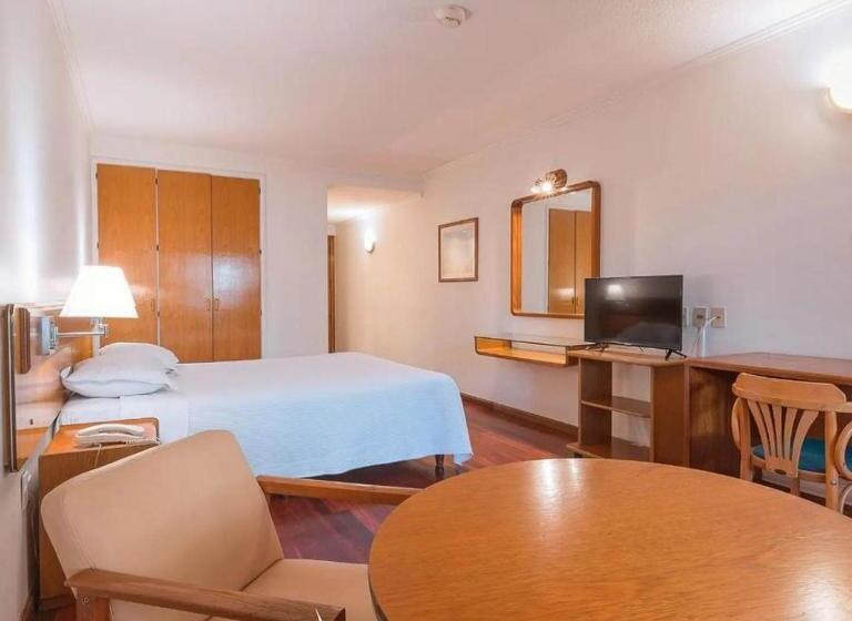 Номер Стандарт Трехместный, Balmoral Plaza