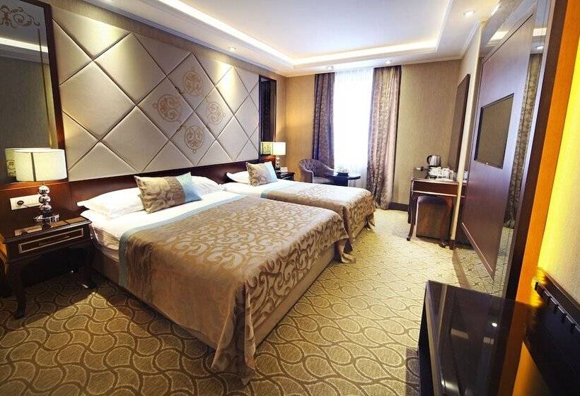 اتاق استاندارد سه نفره, The Parma Hotel Downtown