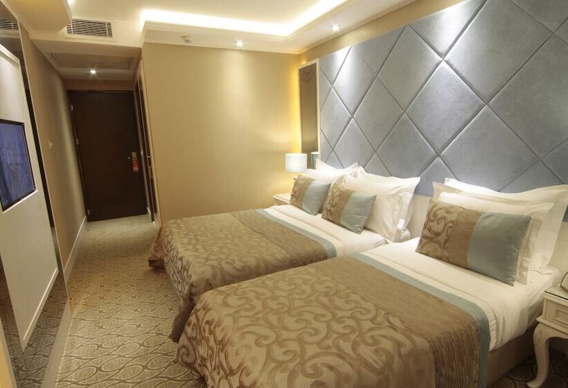 اتاق خانوادگی, The Parma Hotel Downtown