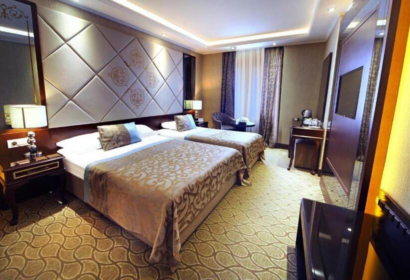 اتاق استاندارد سه نفره, The Parma Hotel Downtown