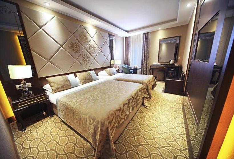 اتاق استاندارد سه نفره, The Parma Hotel Downtown