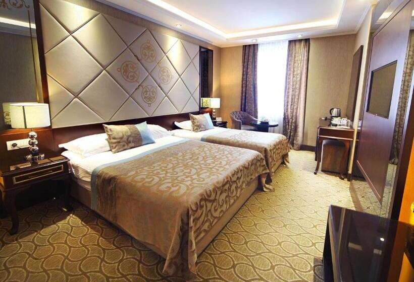 اتاق استاندارد سه نفره, The Parma Hotel Downtown