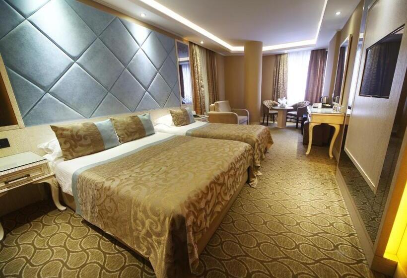 اتاق استاندارد سه نفره, The Parma Hotel Downtown