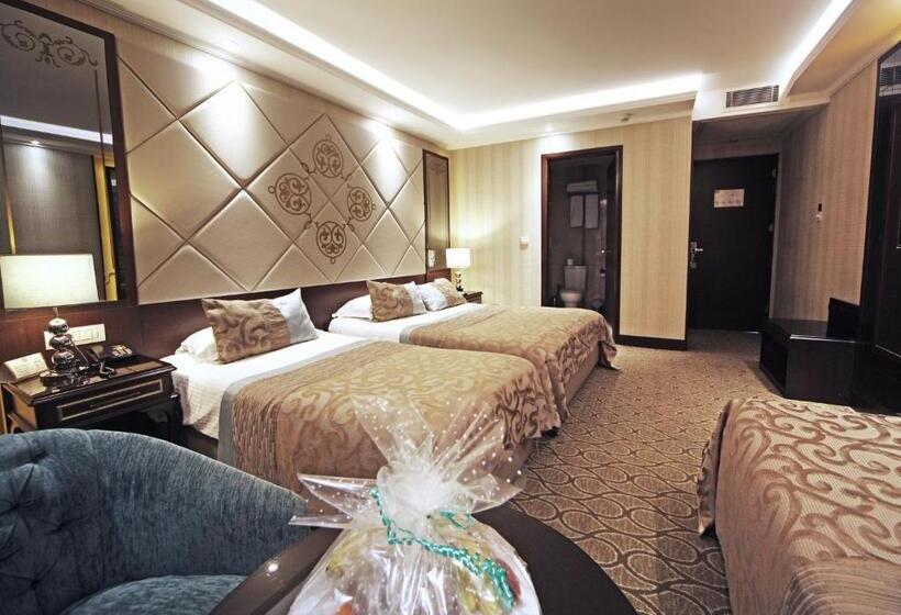 اتاق خانوادگی, The Parma Hotel Downtown