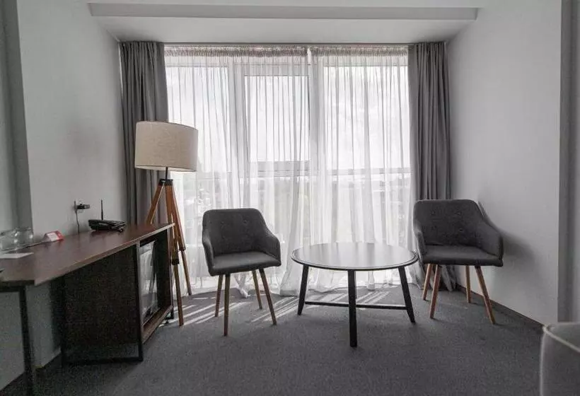 Suite Senior, Black Sea Central
