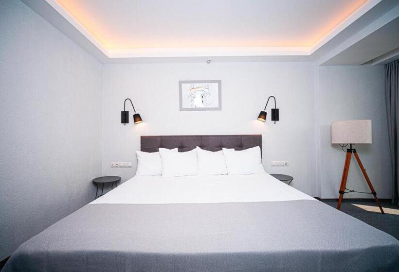 سوییت سوپریور, Black Sea Central