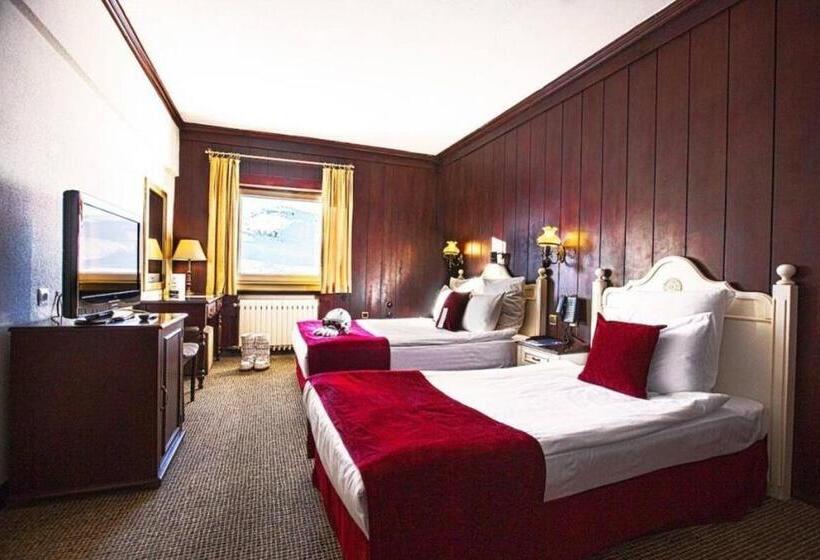 スタンダードトリプルルーム, Kartal