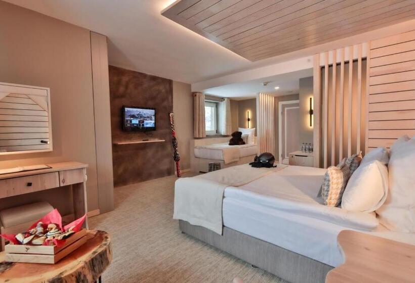 デラックストリプルルーム, Kartal