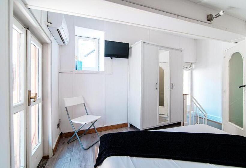 スタンダードスタジオ, Joivy Al Duomo Guest House