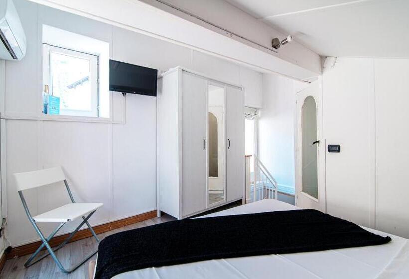 Студия Стандарт, Joivy Al Duomo Guest House