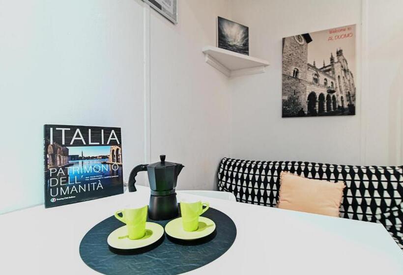 スタンダードスタジオ, Joivy Al Duomo Guest House