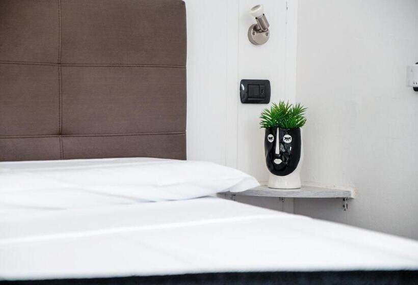 Студия Стандарт, Joivy Al Duomo Guest House