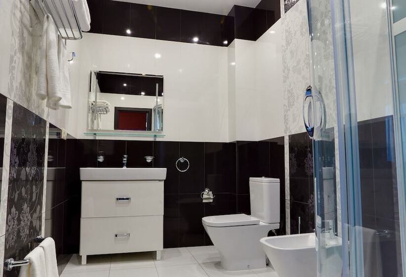 디럭스 스튜디오, Prestige Hotel Seven Kings