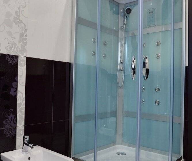 디럭스 스튜디오, Prestige Hotel Seven Kings