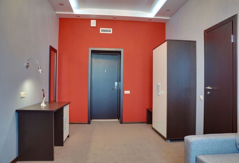 스위트, Prestige Hotel Seven Kings