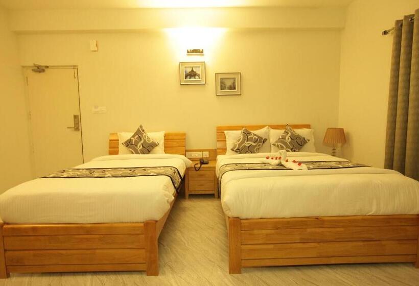 스탠다드 룸 킹사이즈 침대, Grand Cascade Chennai