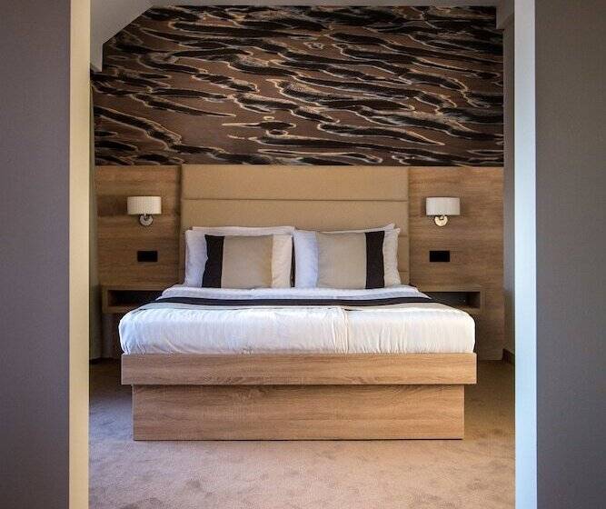 Номер Стандарт Трехместный, Luxury Suites Bellevue