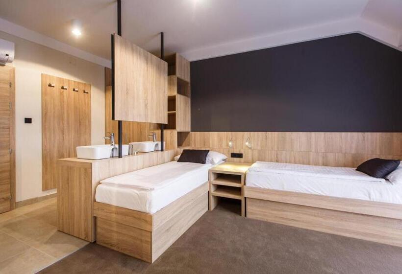 Семейный Номер, Luxury Suites Bellevue