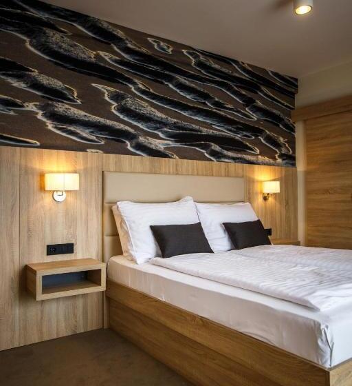 Семейный Номер, Luxury Suites Bellevue