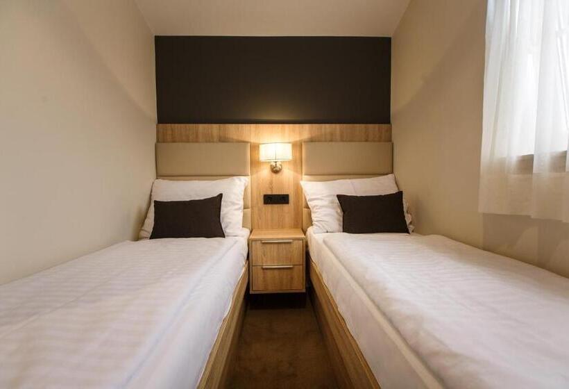 Семейный Номер, Luxury Suites Bellevue